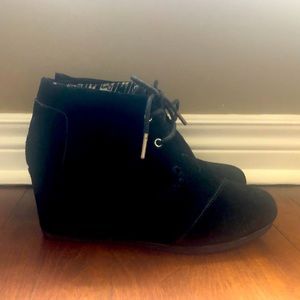 Toms Wedge boots sz 8